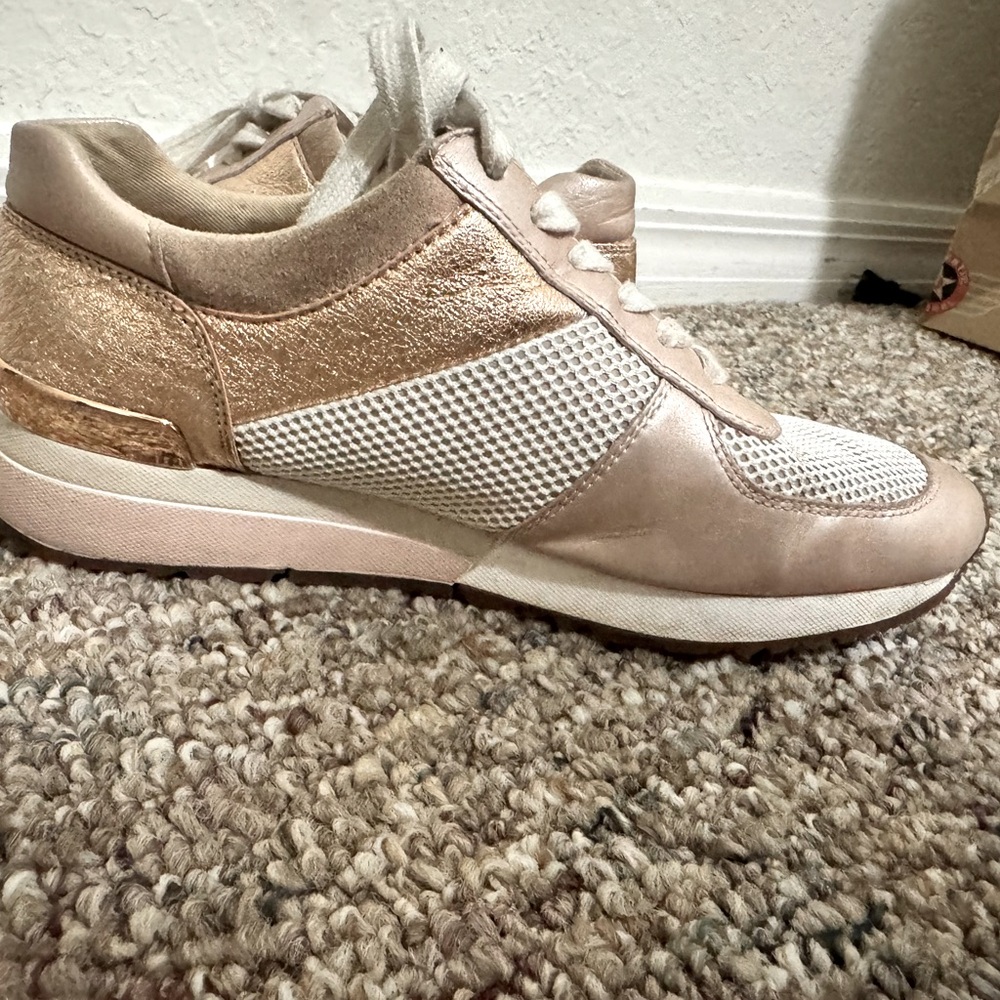 Michale kors 
Size 8